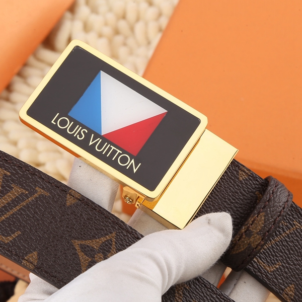 激安ルイヴィトンベルト着用イメージ